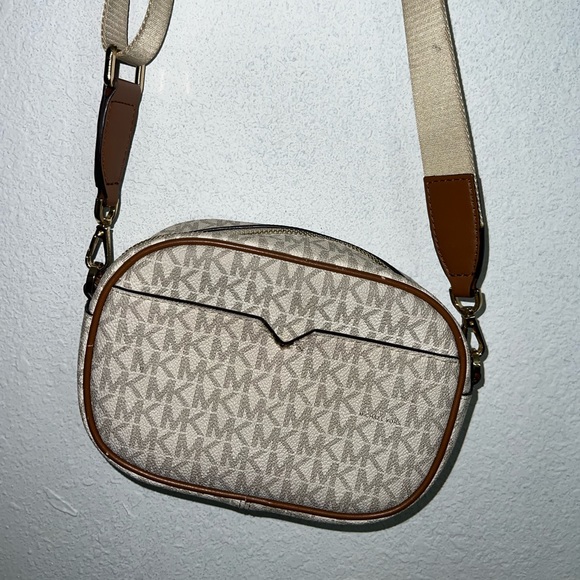 Original Michael Kors Crossbody - Picture 3 of 8
